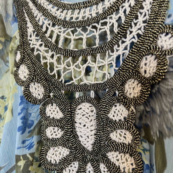 Flower Front Embroidered Cami Top Uneven Hem size S - Picture 3 of 10